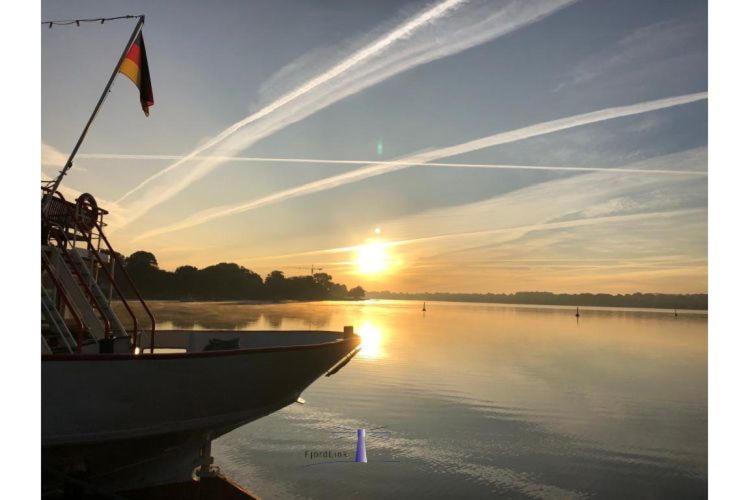 Hausboot Fjord Ankerplatz Mit Biosauna In Szlezwik Zewnętrze zdjęcie