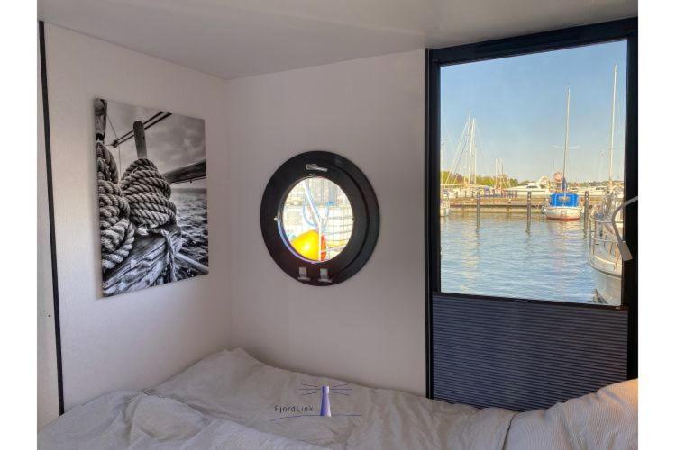 Hausboot Fjord Ankerplatz Mit Biosauna In Szlezwik Zewnętrze zdjęcie